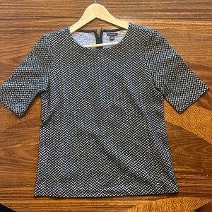 Ann Taylor - dress top - black and grey geo pattern